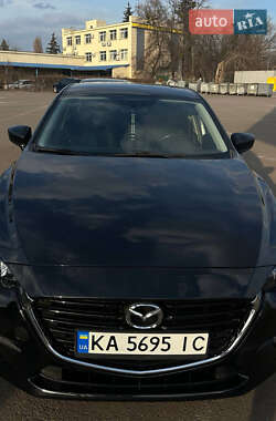 Седан Mazda 3 2016 в Киеве