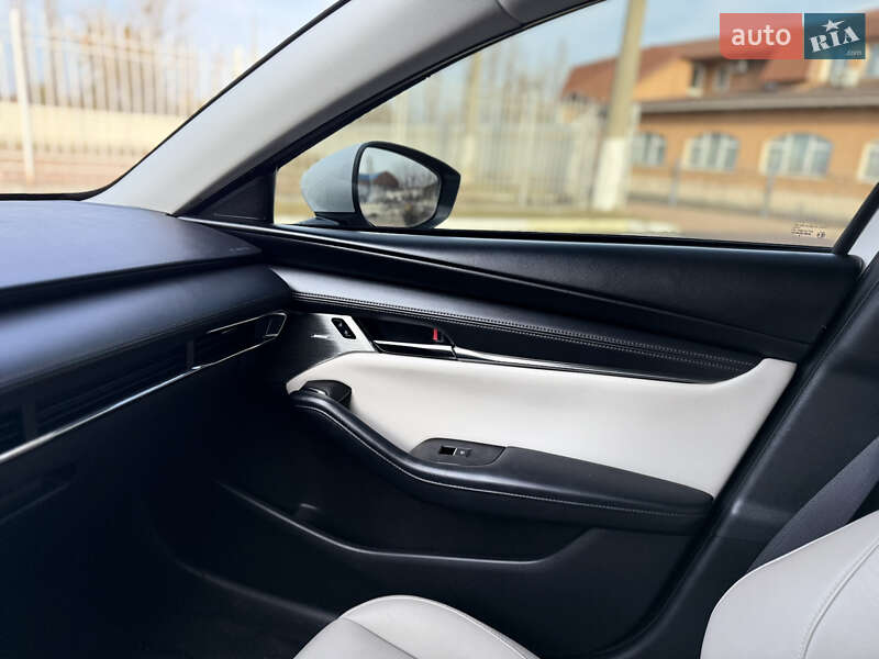 Седан Mazda 3 2019 в Киеве