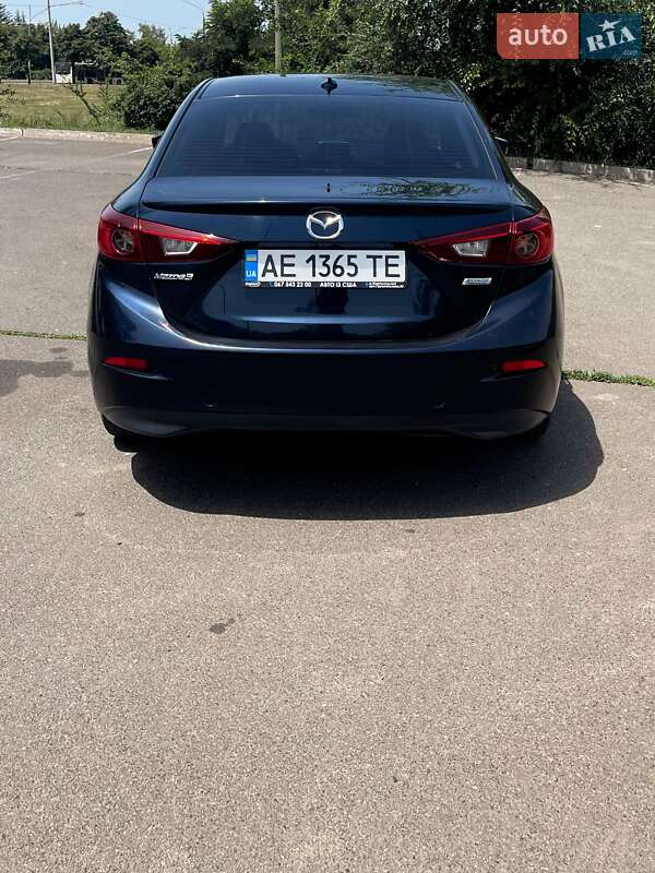 Седан Mazda 3 2015 в Кривому Розі