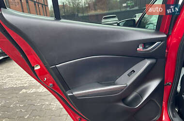 Хэтчбек Mazda 3 2015 в 