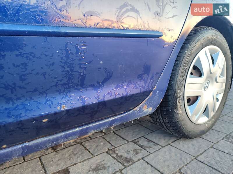 Седан Mazda 3 2004 в Долині