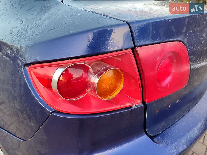 Седан Mazda 3 2004 в Долині