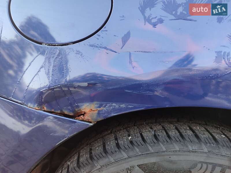 Седан Mazda 3 2004 в Долине