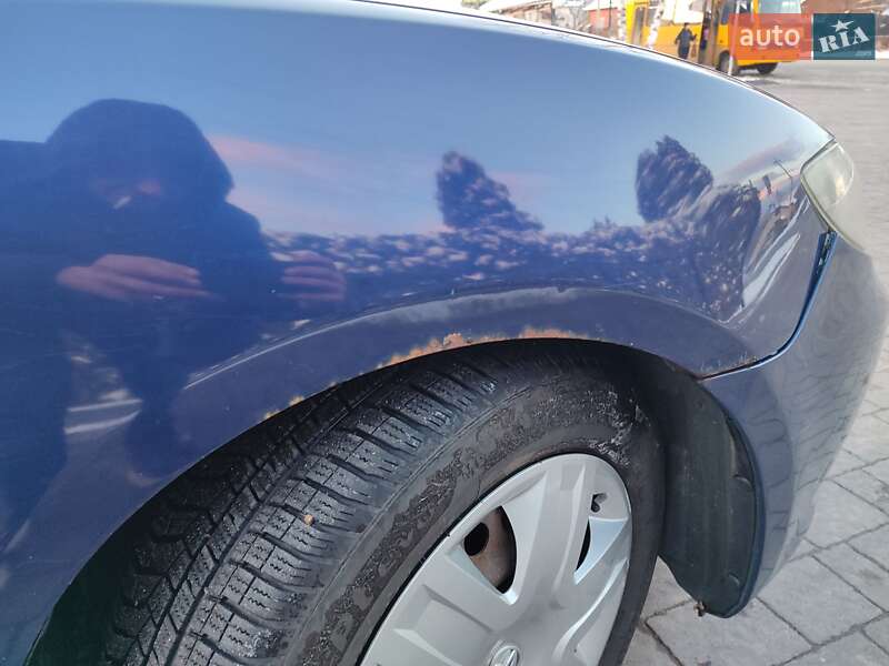 Седан Mazda 3 2004 в Долині