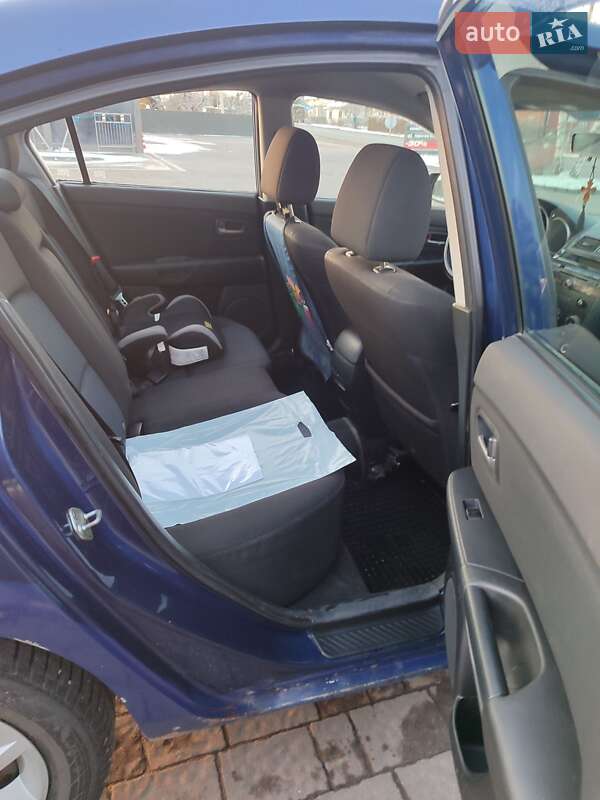 Седан Mazda 3 2004 в Долині