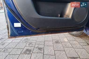 Седан Mazda 3 2004 в Долині