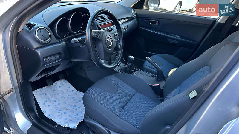 Хэтчбек Mazda 3 2004 в Черновцах