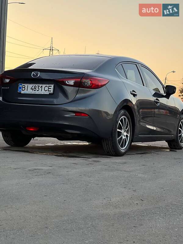 Седан Mazda 3 2016 в Полтаве