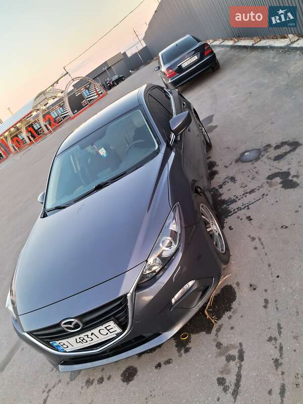 Седан Mazda 3 2016 в Полтаве