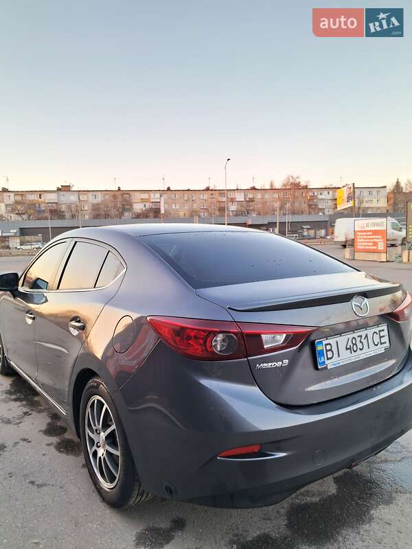Седан Mazda 3 2016 в Полтаве