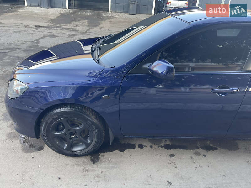 Хетчбек Mazda 3 2004 в Рені фото 3 Хетчбек Mazda 3 2004 в Рені