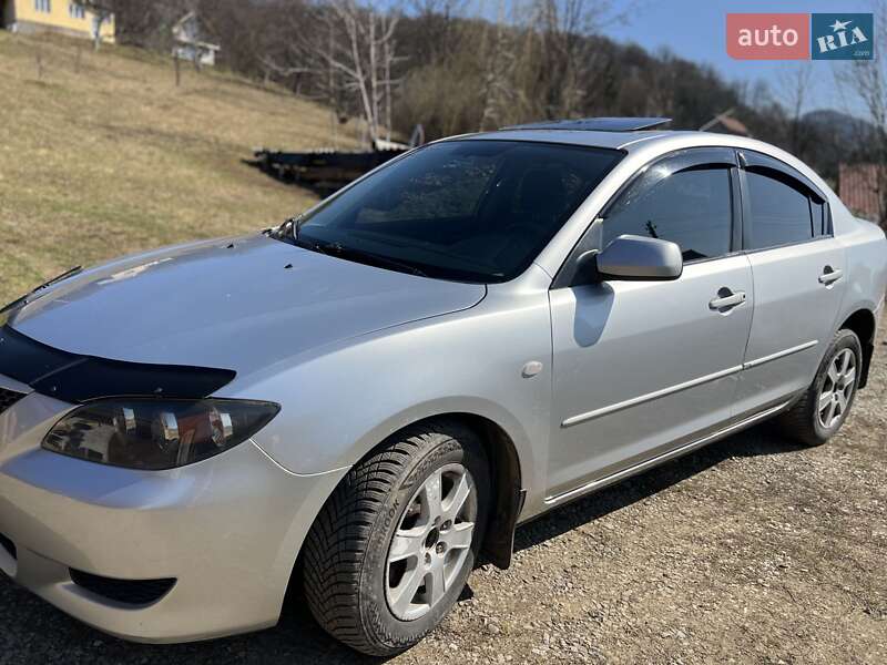 Седан Mazda 3 2003 в 