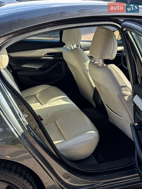 Седан Mazda 3 2020 в Києві