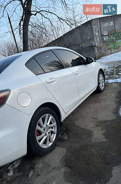 Седан Mazda 3 2012 в 