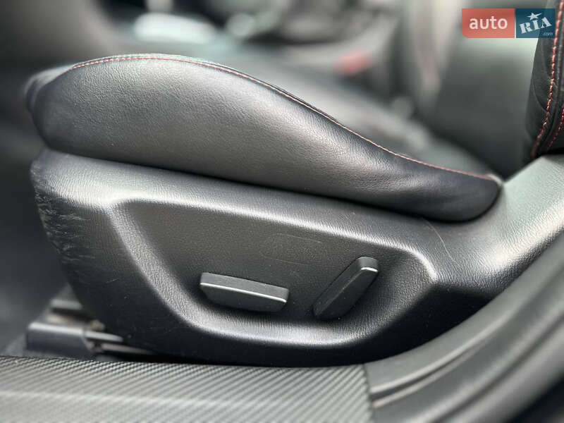 Седан Mazda 3 2015 в Днепре