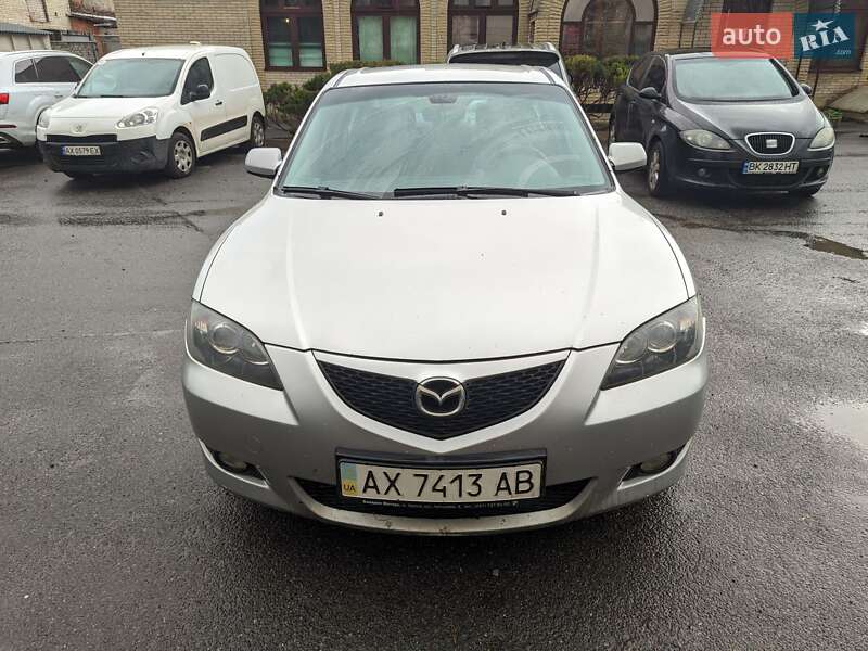 Седан Mazda 3 2004 в 