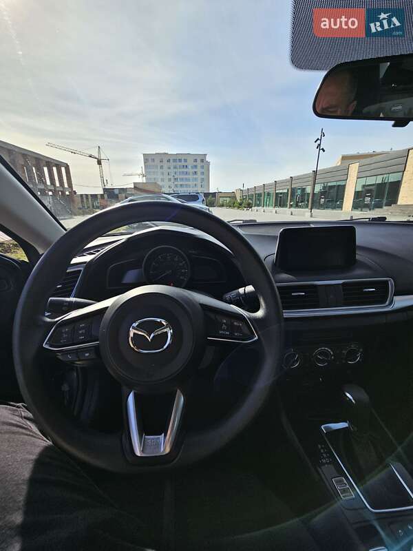 Седан Mazda 3 2016 в Хмельницком