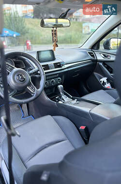 Хэтчбек Mazda 3 2016 в 