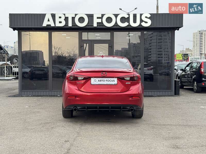 Седан Mazda 3 2016 в Киеве