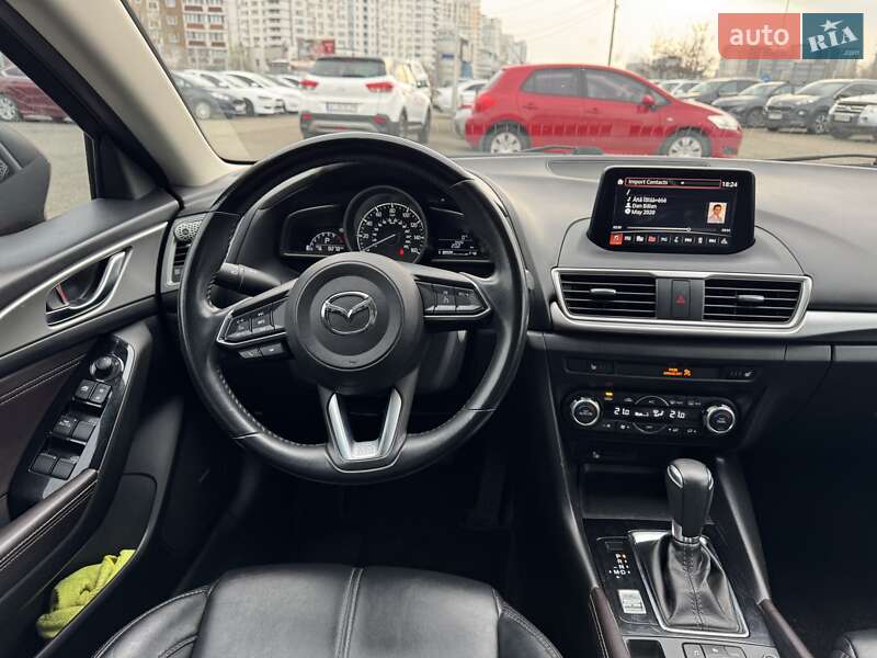 Седан Mazda 3 2016 в Киеве