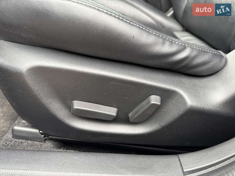 Седан Mazda 3 2016 в Киеве