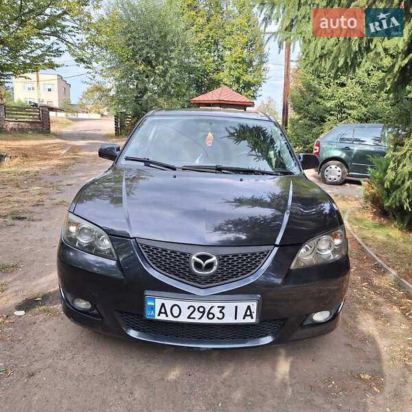 Седан Mazda 3 2005 в Тячеве