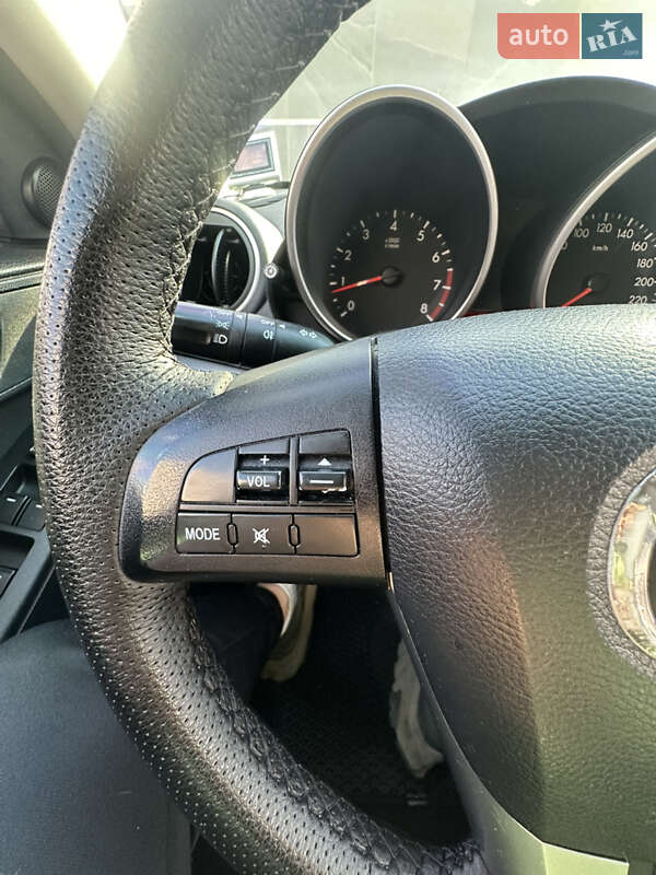 Хэтчбек Mazda 3 2009 в Киеве