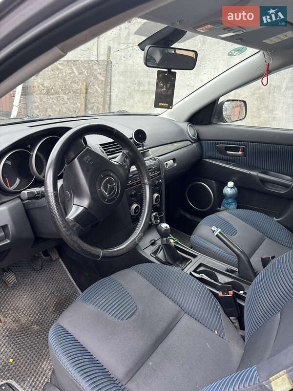 Седан Mazda 3 2004 в Старих Петрівцях