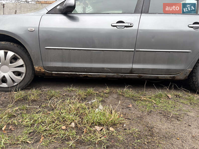 Седан Mazda 3 2004 в Старих Петрівцях