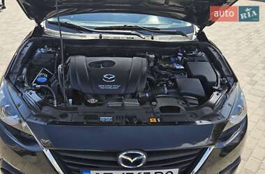 Седан Mazda 3 2015 в 