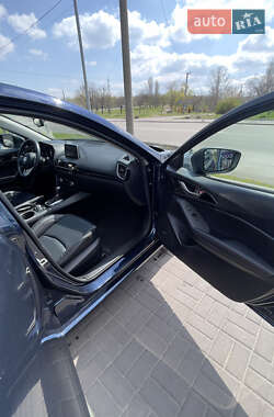 Седан Mazda 3 2016 в 