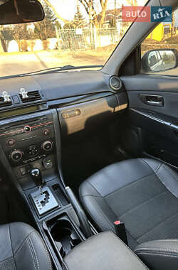 Хетчбек Mazda 3 2004 в 