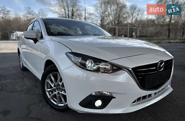 Седан Mazda 3 2015 в 