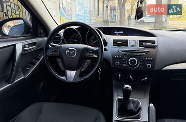 Хэтчбек Mazda 3 2012 в 