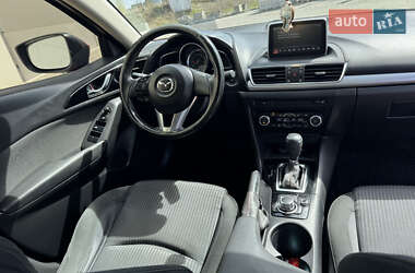 Седан Mazda 3 2016 в 