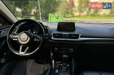 Седан Mazda 3 2016 в 