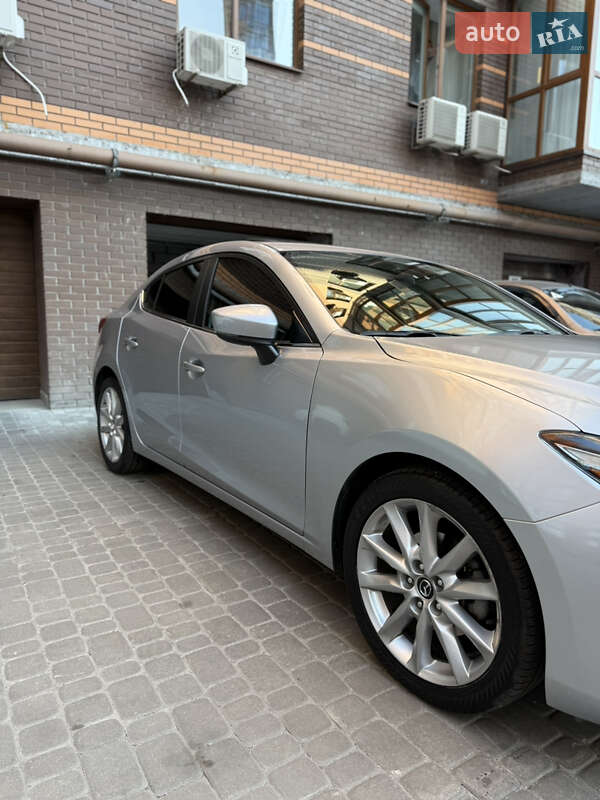 Седан Mazda 3 2016 в Дніпрі