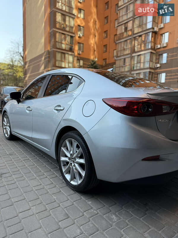 Седан Mazda 3 2016 в Дніпрі