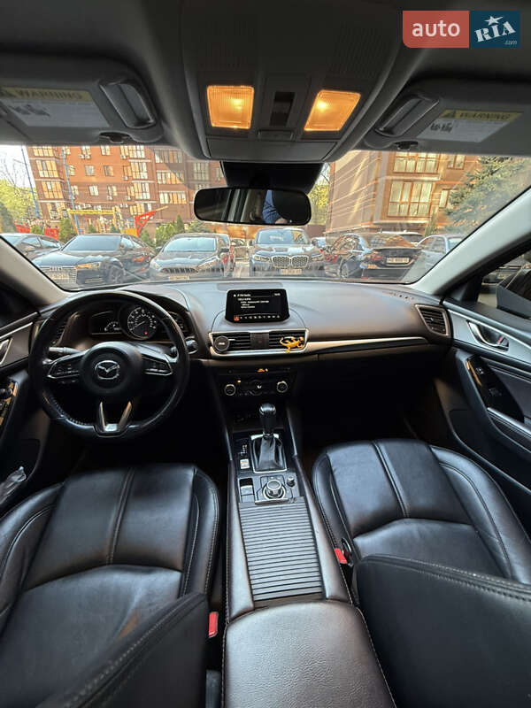 Седан Mazda 3 2016 в Дніпрі