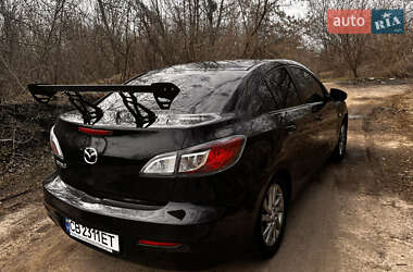 Седан Mazda 3 2011 в 