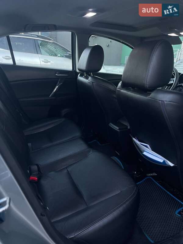 Седан Mazda 3 2012 в Одесі
