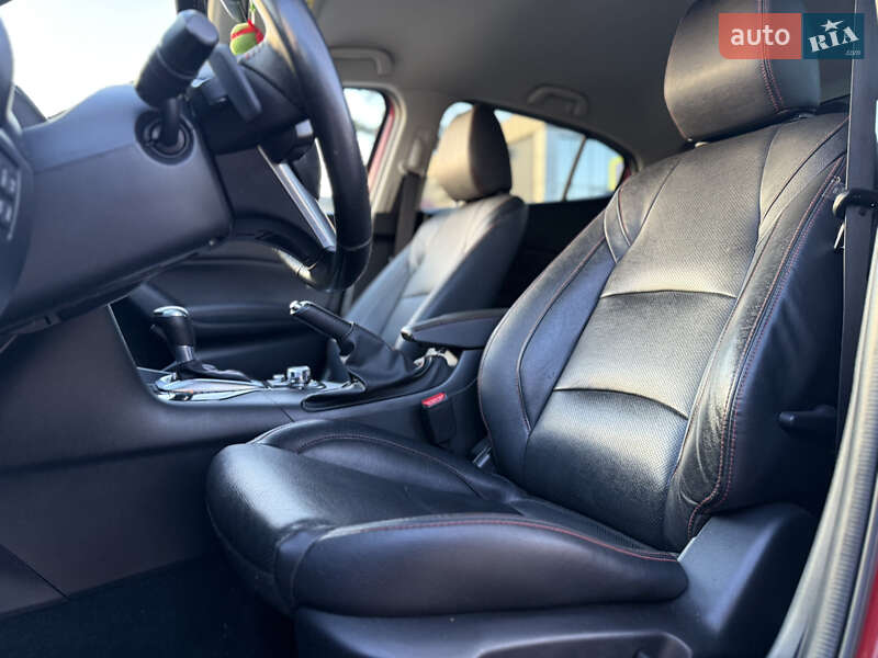 Хэтчбек Mazda 3 2015 в Черновцах