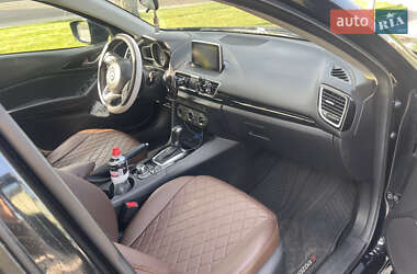 Седан Mazda 3 2016 в 