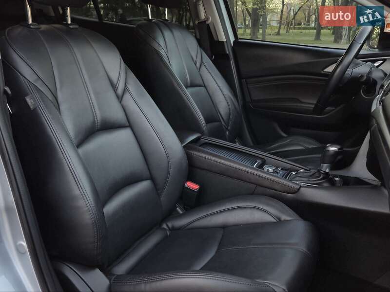Седан Mazda 3 2017 в Миколаєві