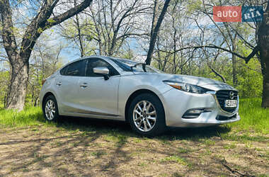 Седан Mazda 3 2017 в 