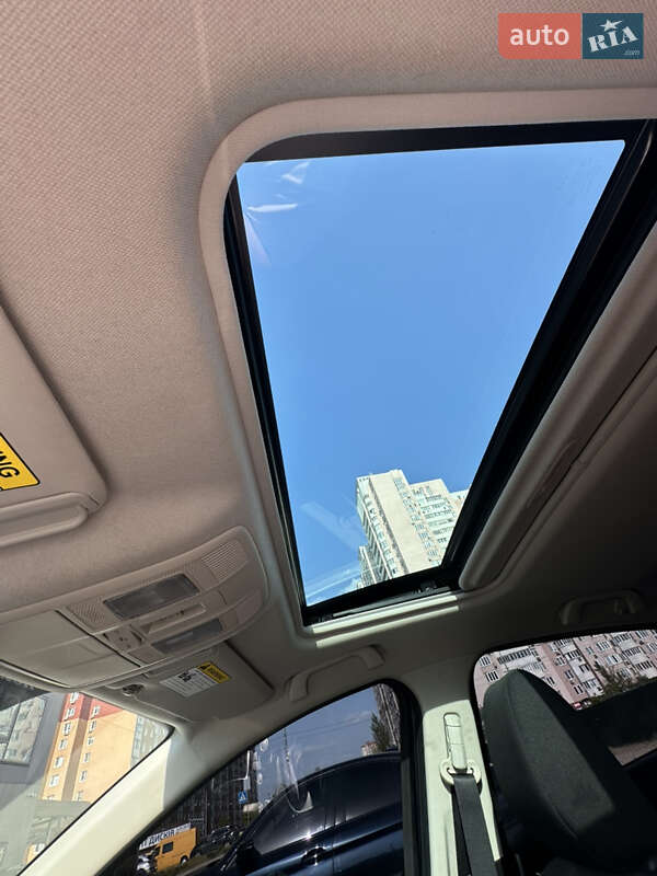 Седан Mazda 3 2015 в Киеве