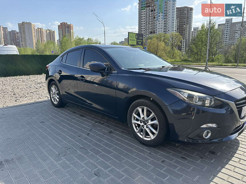 Седан Mazda 3 2015 в Киеве
