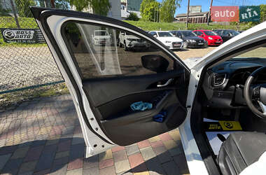 Седан Mazda 3 2016 в 