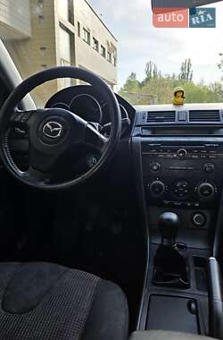 Седан Mazda 3 2004 в 