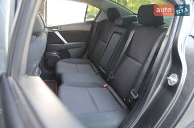 Седан Mazda 3 2012 в 
